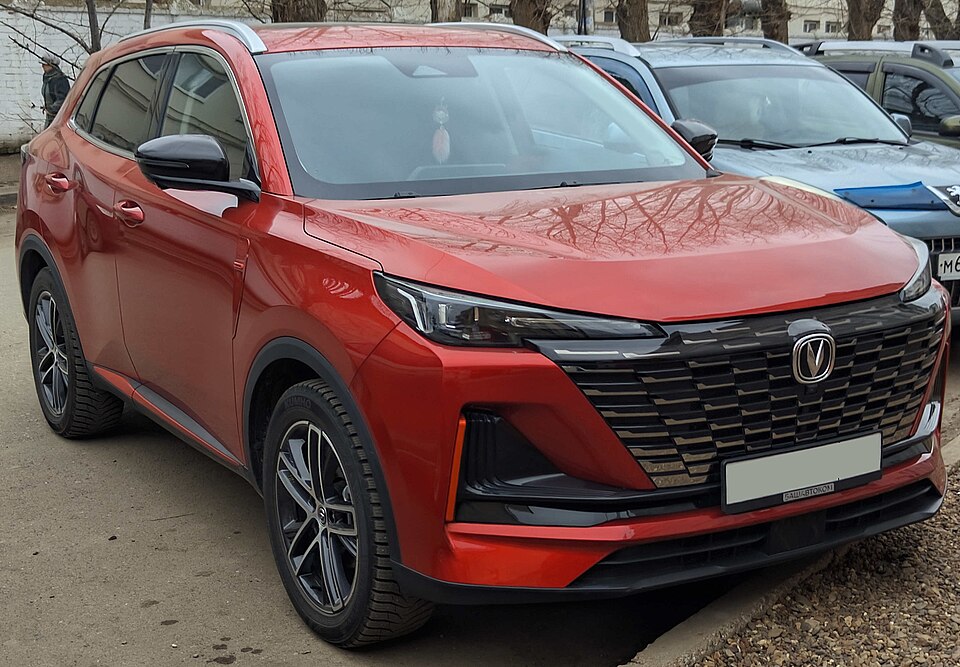 Changan CS55 Plus, вид спереди