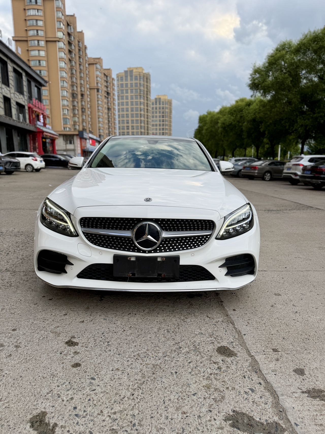 Mercedes-Benz C200L, вид спереди